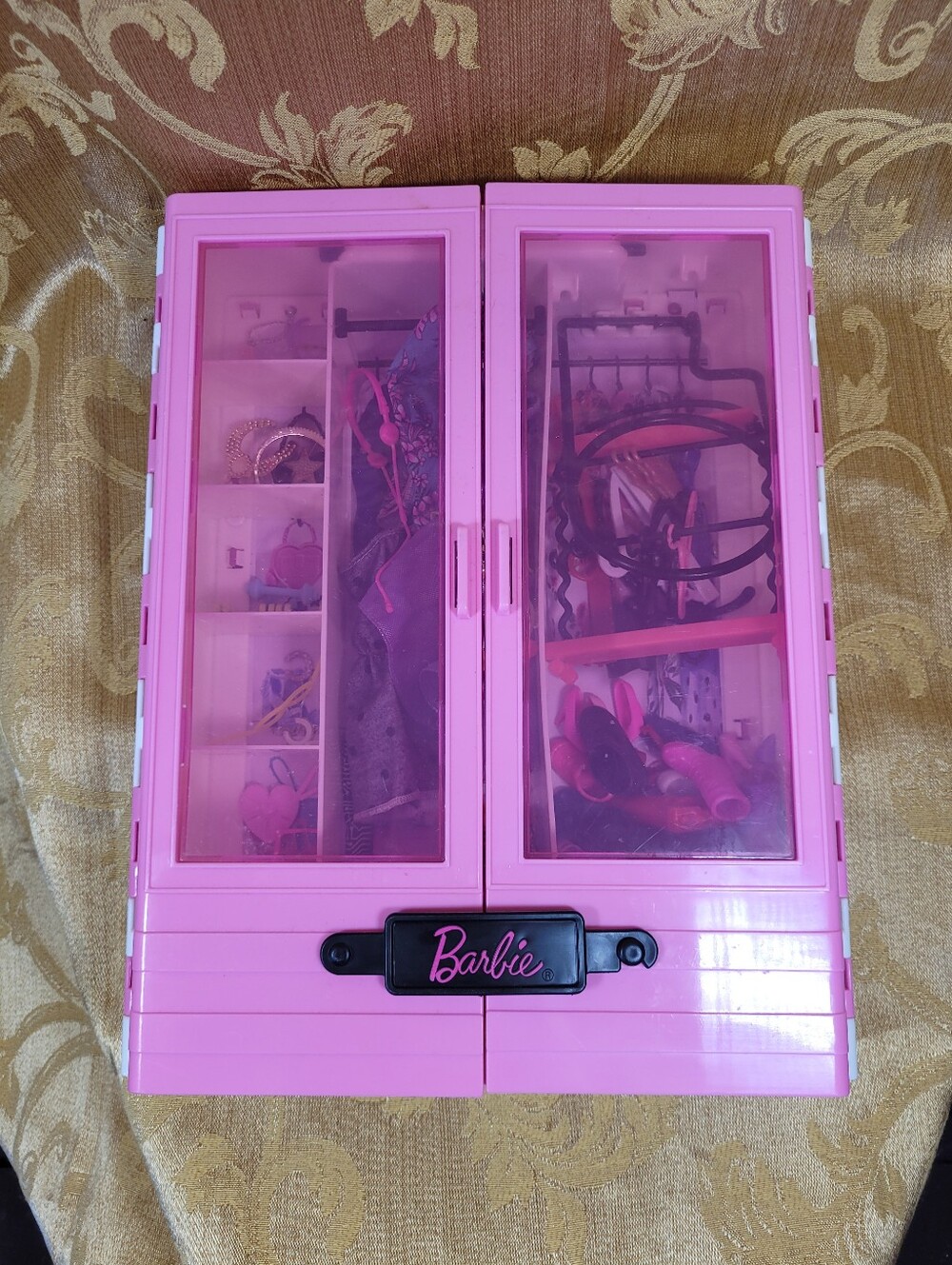 Barbie Mattel Fashionistas Ultimate Portable Closet Carrying Case With Accessory